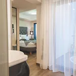 Beachfront Marconica * מאלינסקה