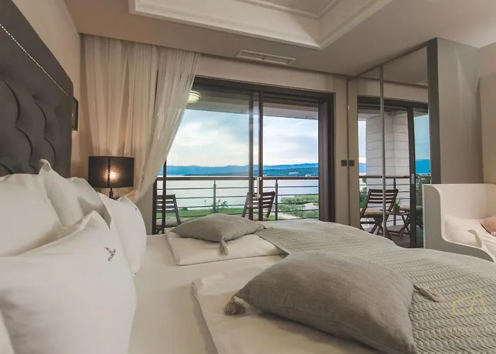 Beachfront Marconica 别墅