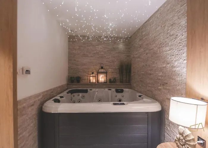 Beachfront Marconica 别墅 *