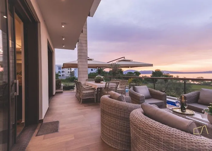 Beachfront Marconica 别墅