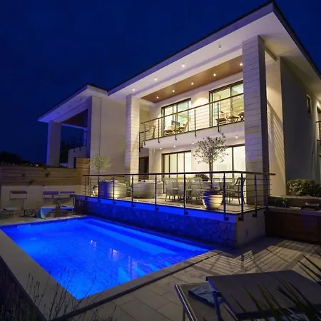 Villa Beachfront Marconica Malinska