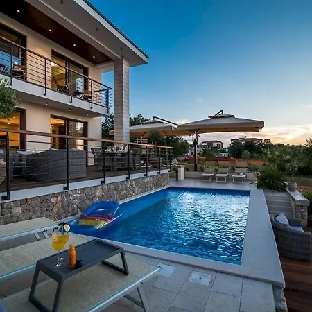 Marconica Villa *